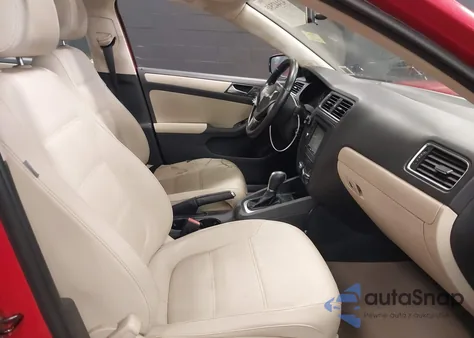 2011 Volkswagen Jetta 2.5L Se z USA, uszkodzony, nr VIN 3VWDZ7AJ1BM393138